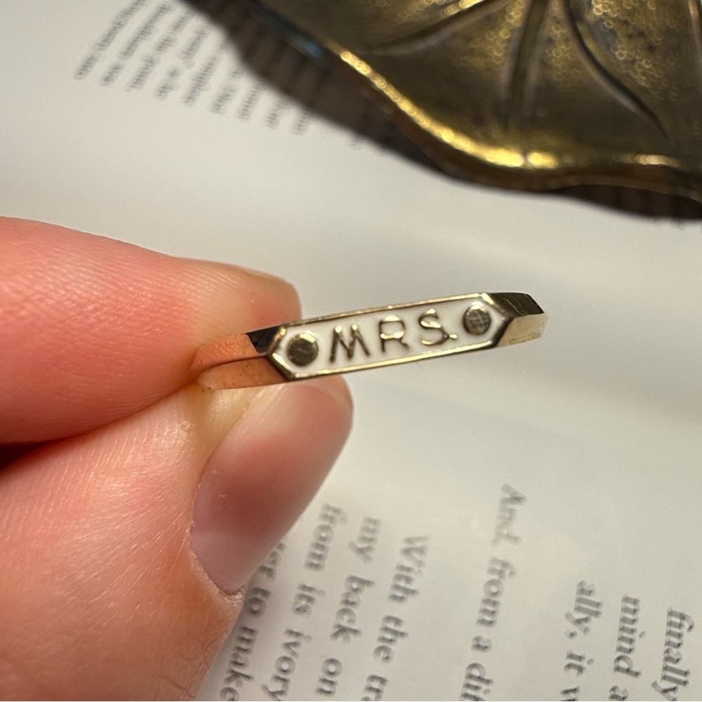 10kt gold Nora Kogan Mrs signet ring